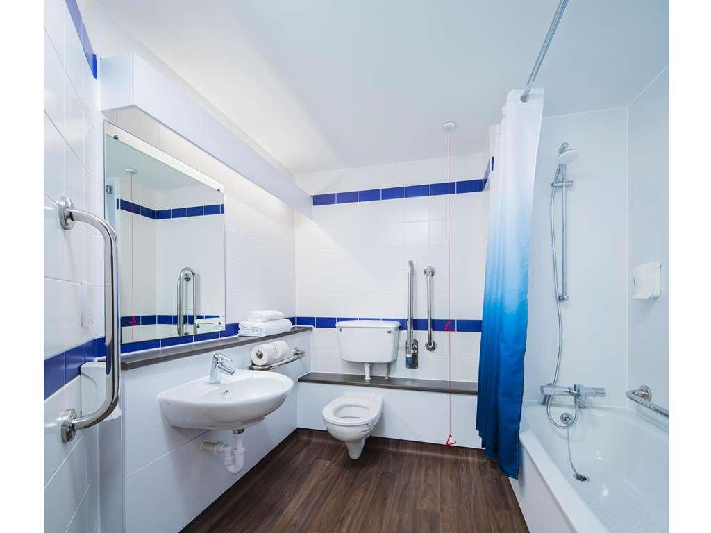 Travelodge Bath Central Cameră foto