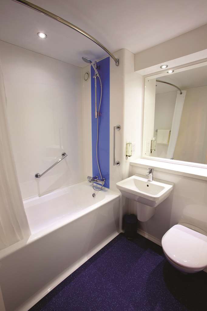 Travelodge Bath Central Cameră foto