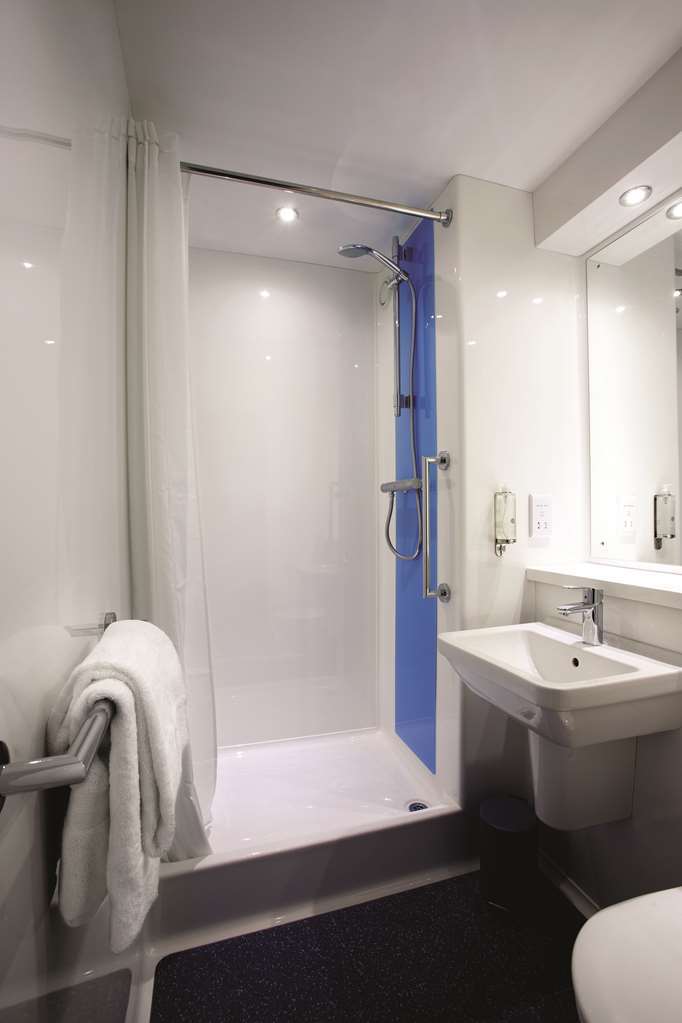 Travelodge Bath Central Cameră foto